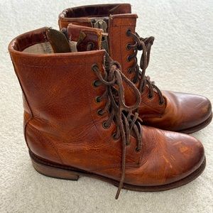 Free bird Manchester bootie in cognac size 9
